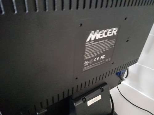 ***COMPLETE PC SET UP**PC BOX, FREE MECER FLATSCREEN, NEW WIRELESS MOUSE, NEW SPEAKERS,***