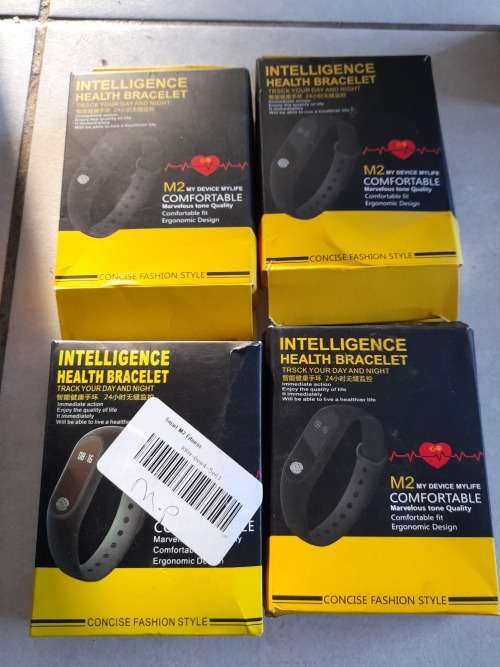 *SNAP FRIDAY SPECIAL**LIQUIDATION STOCK**LOT OF 4 UNTESTED M2 FITNESS SMART WATCHES**