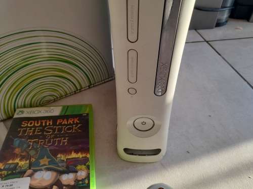 ***CRAZY SPECIAL**XBOX 360 CONSOL WITH REMOTES AND GAMES AND ACCESSORIES IN BOX**ASKING UPGRADE**