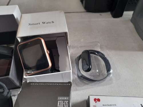 **SNAP FRI SPECIAL**LIQUIDATION STOCk*** LOT OF UNTESTED 3G SMART WATCHES***