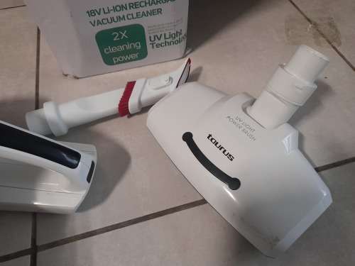 *DEMO TAURUS ASPIRADORA ESCOBA CORDLESS VACUUM WITH ALL ATTACHMENTS IN BOX ***R3500***