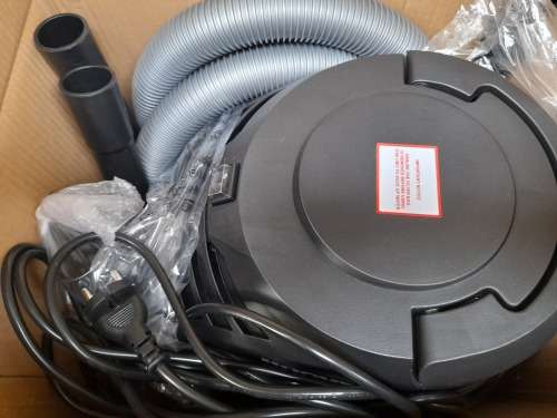 *CRAZY SPECIAL*BRAND NEW HOOVER 10L WET AND DRY VACUUM IN BOX WITH ALL ATTACHEMENTS***