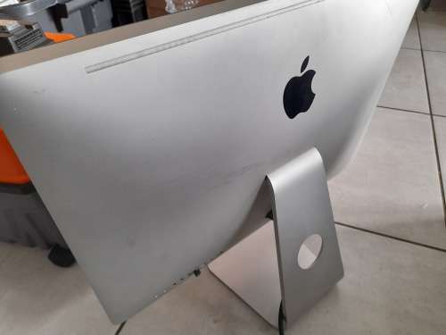 **LIQUIDATION STOCK***APPLE  IMAC A3111 21.5 INCH ALL IN 1 DESKTOP PC**SCREEN CRACKED***