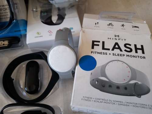 ***SNAP FRI SPECIAL**LIQUIDATION STOCK**BULK LOT OF UNTESTED 3G SMART WATCHES*****
