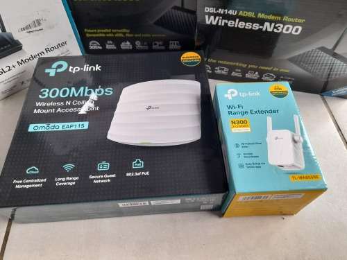 **SNAP FRIDAY SPECIAL***LIQUIDATION STOCK**BULK LOT OF UNTESTED ROUTERS, WIFI EXTENDERS ETC*********