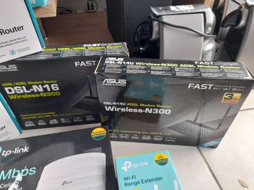 **SNAP FRIDAY SPECIAL***LIQUIDATION STOCK**BULK LOT OF UNTESTED ROUTERS, WIFI EXTENDERS ETC*********