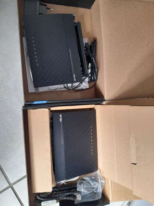 **SNAP FRIDAY SPECIAL***LIQUIDATION STOCK**BULK LOT OF UNTESTED ROUTERS, WIFI EXTENDERS ETC*********