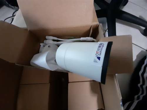 **WOW**BRAND NEW HD NVR WIRELESS 8CH CCTV KIT, 1080P, 2MP CAMERAS, DVR,POWER SUPPLY, MOUSE**R7000***