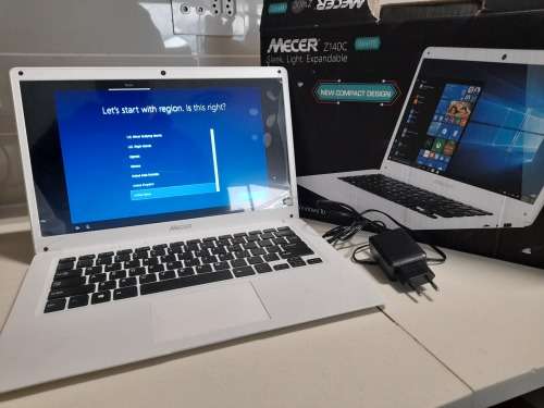**CLEARANCE SALE***DEMO MECER XPRESSION  Z140C 14.1 WHITE LAPTOP IN BOX WITH CHARGER****