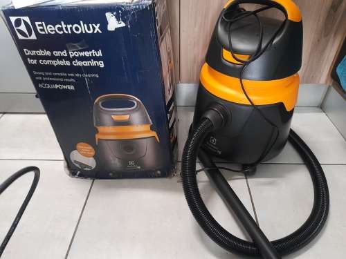 *MONTH END DEAL****ELECTROLUX AQP20 1250W ACQUA POWER WET and DRY VACUUM CLEANER**