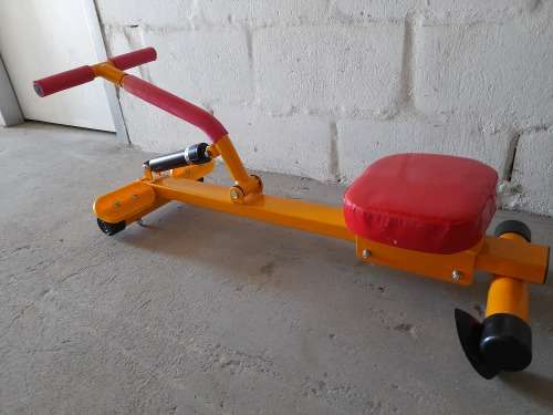 **STORAGE CLEARANCE*** AIRQUEE AIR01 KIDS ROWING MACHINE, MULTI-COLOUR,BRAND NEW***R2600 IN STORE***