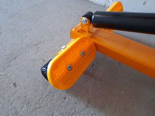 **STORAGE CLEARANCE*** AIRQUEE AIR01 KIDS ROWING MACHINE, MULTI-COLOUR,BRAND NEW***R2600 IN STORE***