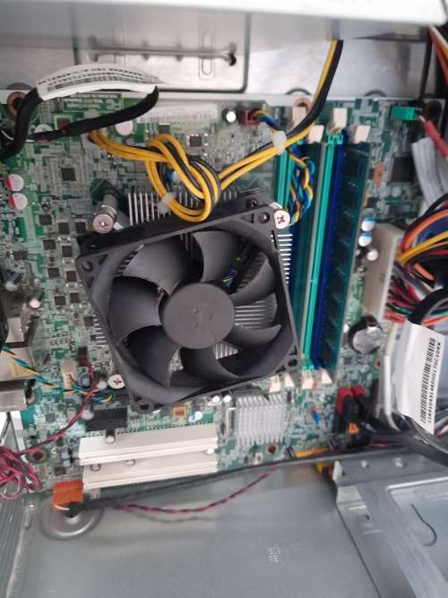 ***CLEARANCE SALE**LENOVOTHINKCENTRE M91P, I5, 4GB RAM, 500GB HDD**POWERS ON SHUTS DOWN**