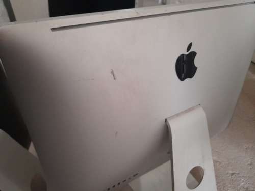 **CLEARANCE SALE**LOT OF 4 X APPLE MAC PCS, SOLD AS IS, SPARES OR REPAIRS***ONE BID FOR ALL 4**