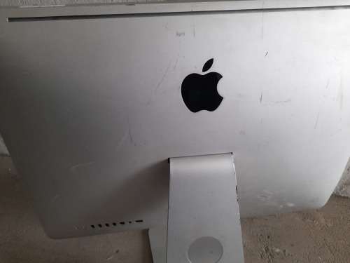 **CLEARANCE SALE**LOT OF 4 X APPLE MAC PCS, SOLD AS IS, SPARES OR REPAIRS***ONE BID FOR ALL 4**