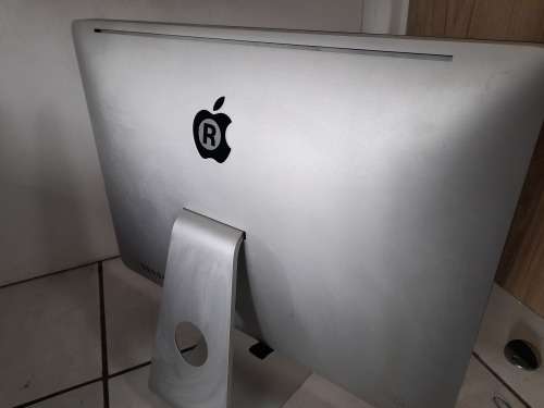 **CLEARANCE SALE**LOT OF 4 X APPLE MAC PCS, SOLD AS IS, SPARES OR REPAIRS***ONE BID FOR ALL 4**