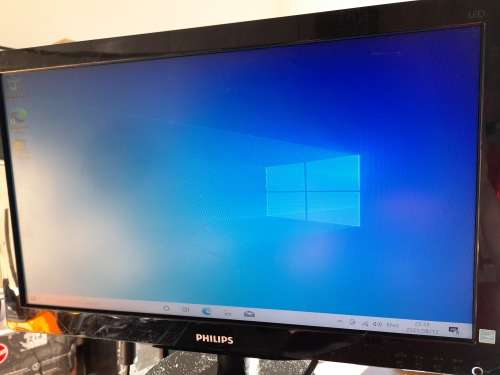 **LAST OF CLEARANCE SALE***4 X  LCD PC SCREENS***ONE BID FOR ALL***