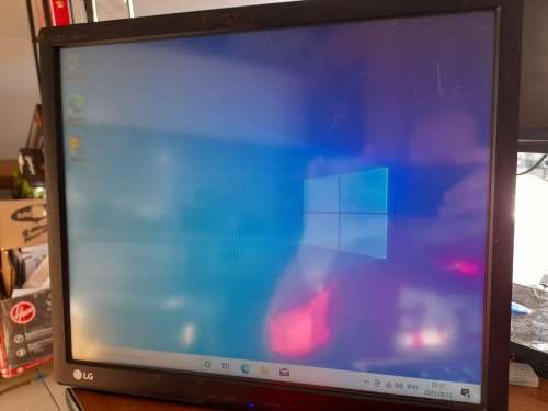 **LAST OF CLEARANCE SALE***4 X  LCD PC SCREENS***ONE BID FOR ALL***