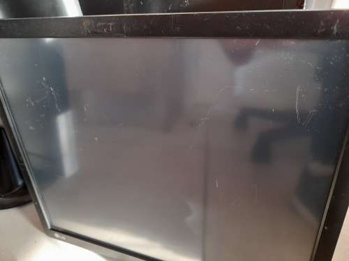 **LAST OF CLEARANCE SALE***4 X  LCD PC SCREENS***ONE BID FOR ALL***