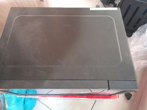 **GOLDAIR 28L BLACK AND MIRROR FINISH DIGITAL  MICROWAVE,****read ad**working**