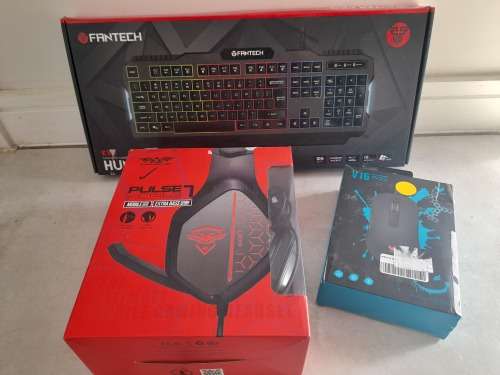 *MONTH END DEAL*GAMING COMBO DEAL***FANTECH GAMING KEYBOARD, AMRAGEDDON PULSE HEADSET, V16 MOUSE*