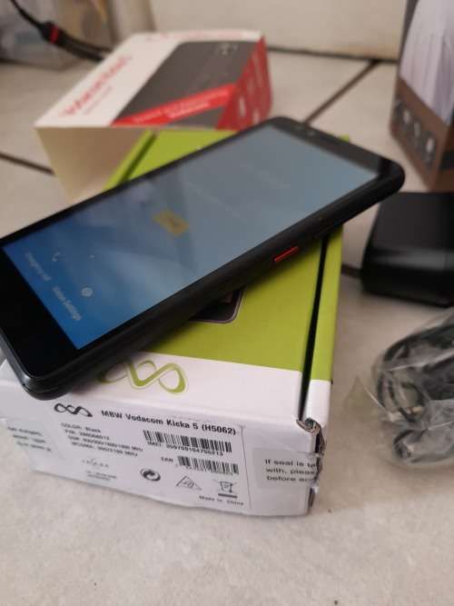 ***MONTH END COMBO DEAL**BRAND NEW VODACOM SMART KICKA5 WITH FREE GOLD BOUNCE BT HEADSET**