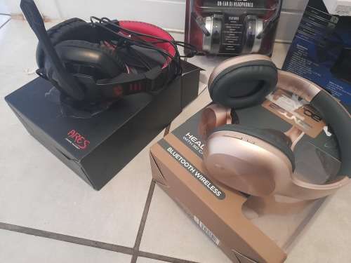 *SPRING SPECIAL*BULK LOT OF NEW HEADSETS, SMART WATCH BLUETOOTH SPEAKER***