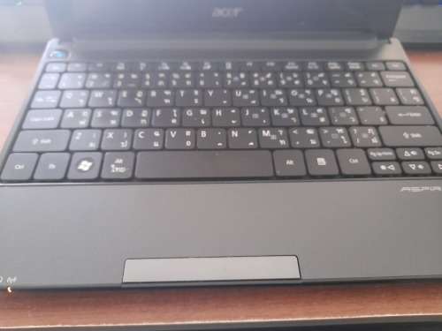 **HERITAGE DAY DEAL****ACER ASPIRE ONE PAV70 MINI LAPTOP WITH CHARGER****