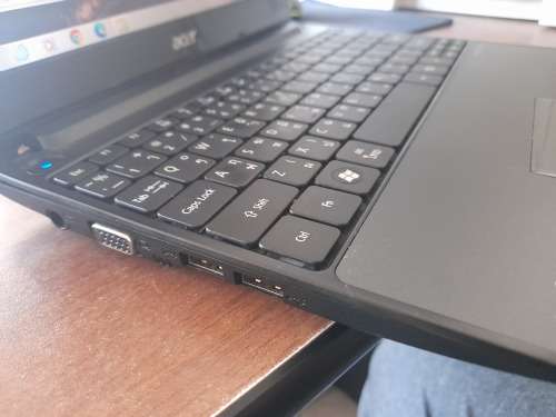 **HERITAGE DAY DEAL****ACER ASPIRE ONE PAV70 MINI LAPTOP WITH CHARGER****