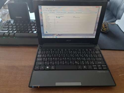 **HERITAGE DAY DEAL****ACER ASPIRE ONE PAV70 MINI LAPTOP WITH CHARGER****