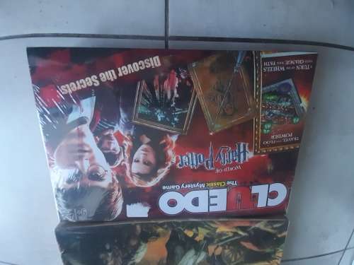 **SNAP FRI DEAL***2 X BRAND NEW BOARD GAMES***HARRY POTTER CLUEDO AND RISK**ONE BID FOR BOTH**