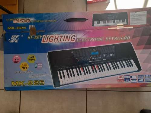 *SNAP FRI DEAL*Brand New Winston 61 Key Lighting Electronic Music Keyboard**FREE STAND** R2300***