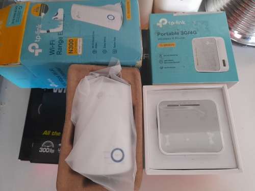 *SNAP FRI DEAL*BULK LOT OF NEW ROUTERS,RANGE EXTENDERS, 4G MODEM ETC**OVER R3000 VALUE**