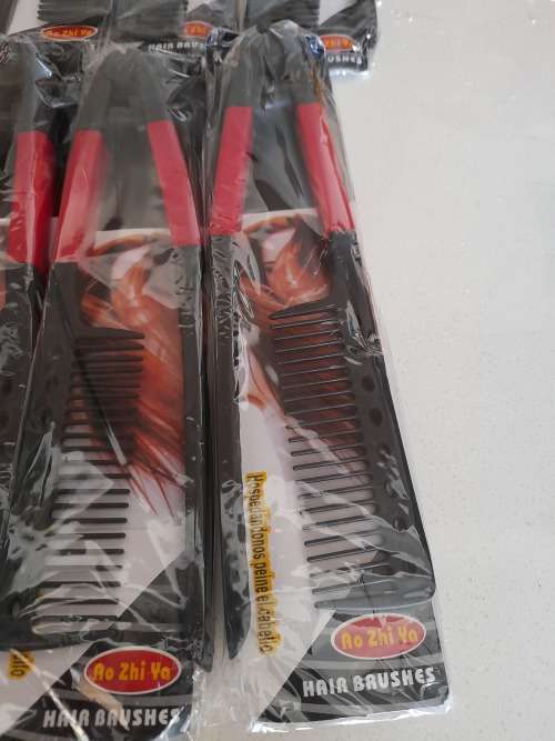 **WEEKEND SPECIAL**LOT OF 55 BRAND NEW HAIR STRAIGHTENING HAIR BRUSH**ONE BID FOR ALL 55***