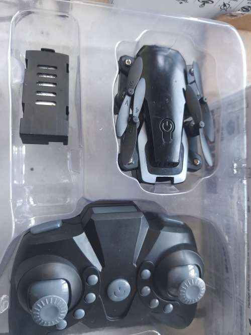 **BUY ONE GET ONE FREE***FOLD DRONE LF606 DRONE WITH CAMERA AND REMOTE**R900 EACH IN STORE**