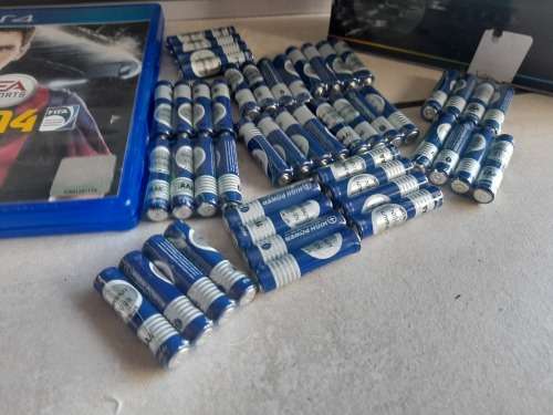*CHRISTMAS COMING**BULK LOT OF NEW ITEMS*HEADSET, KEYBOARD/MSE,SPEAKERS,DVD WRITER,BATTERIES,LEDS ET
