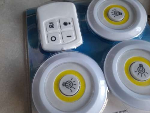 *CHRISTMAS COMING**BULK LOT OF NEW ITEMS*HEADSET, KEYBOARD/MSE,SPEAKERS,DVD WRITER,BATTERIES,LEDS ET