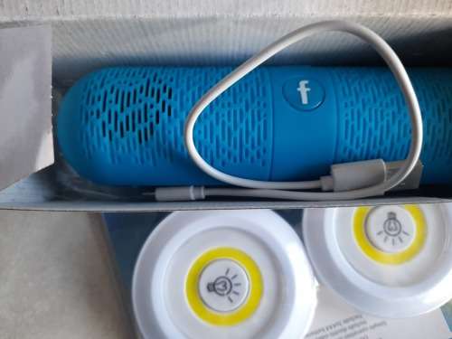 *CHRISTMAS COMING**BULK LOT OF NEW ITEMS*HEADSET, KEYBOARD/MSE,SPEAKERS,DVD WRITER,BATTERIES,LEDS ET