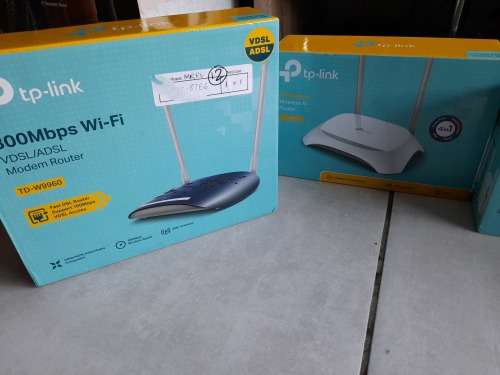 *CRAZY COMBO DEAL*BULK LOT OF NEW ROUTERS,4G ROUTER WITH SOM SLOT,RANGE EXTENDERS *OVER R3000 VALUE*