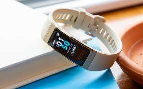 ***WOW**HUAWEI BAND 3 PRO SMART WATCH IN BOX WITH CHARGER ETC**GOLD/CREAM COLOUR**R99 FREIGHT*