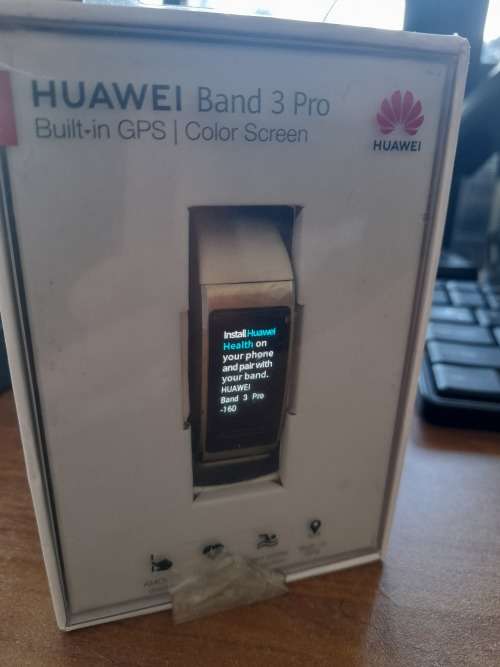 ***WOW**HUAWEI BAND 3 PRO SMART WATCH IN BOX WITH CHARGER ETC**GOLD/CREAM COLOUR**R99 FREIGHT*