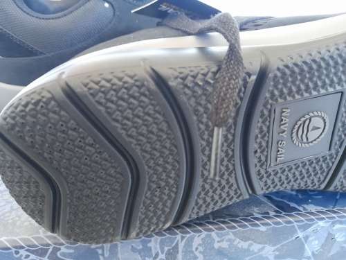 ***BLACK FRIDAY DEAL,FREE FREIGHT**BRAND NEW NAVY SEAL MENS SIZE 9 SNEAKERS**NEW IN BOX**