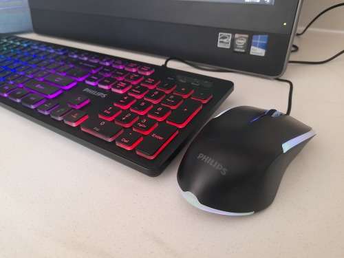 **CHRISTMAS DEAL***LENOVO THINKCENTRE E63Z, LIKE NEW WITH NEW LED KEYBOARD,MOUSE**R8000 RETAIL***