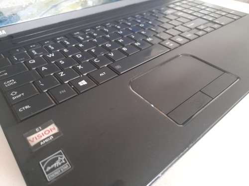 *CHRISTMAS SPECIAL**TOSHIBA SATELITE C50D, AMD E1-1200 WITH RADEON, 4GB RAM, 1TB HDD**