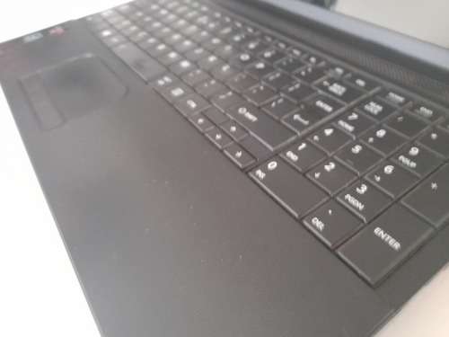*CHRISTMAS SPECIAL**TOSHIBA SATELITE C50D, AMD E1-1200 WITH RADEON, 4GB RAM, 1TB HDD**