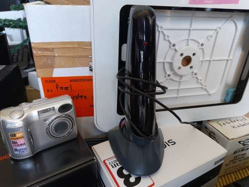 * CELL PHONE STORE LIQUIDATION STOCK*CELL PHONE DISPLAY/LOCKING STANDS, NTERNET SWITCHES,CAMERAS ETC