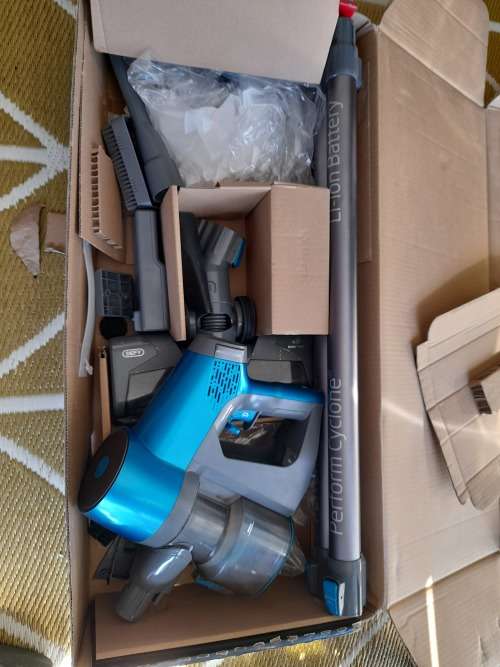**LIQUIDATION**DEFY POWER DUST PRINCE IN BOX WITH ATTACHMENTS**DOES NOT TURN ON***