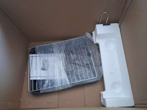 *CHRISTMAS SPECIAL**NEW SUNBEAM 25L COMPACT OVER WITH 2 PLATE TOP*SMAL DENT ON TOP*BUT NEW IN BOX*