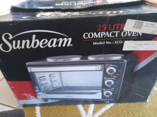 *CHRISTMAS SPECIAL**NEW SUNBEAM 25L COMPACT OVER WITH 2 PLATE TOP*SMAL DENT ON TOP*BUT NEW IN BOX*