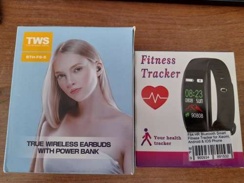 *CHRISTMAS SPECIAL**COMBO DEAL*BRAND NEW  MOVEMENT FITNESS SMART WATCH+FREE TWS BLUETOOTH BUDS**